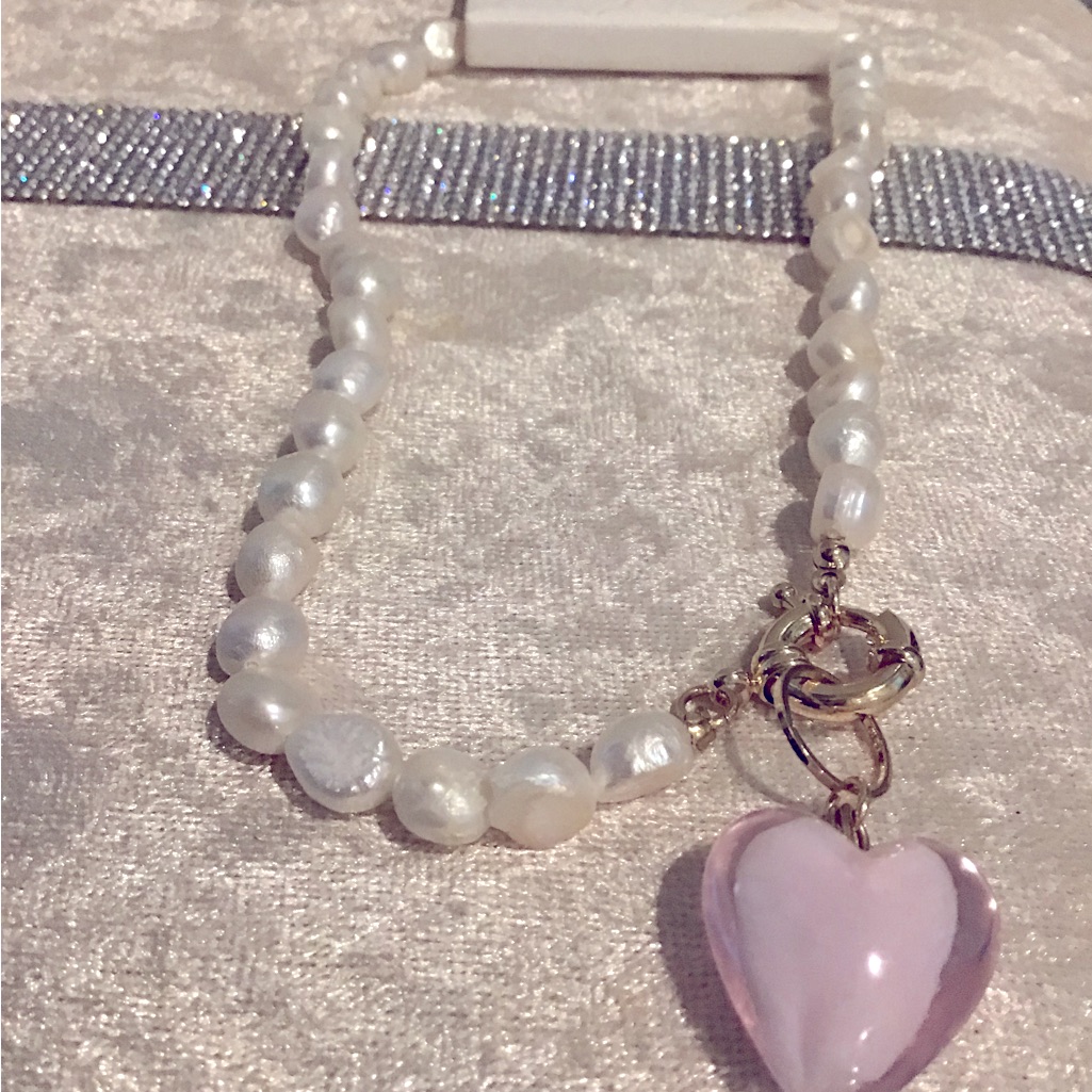 Besutiful Pearl Necklace With Pink Heart New 45$